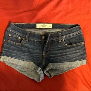 Abercrombie & Fitch New York Women’s short size 2, W-26